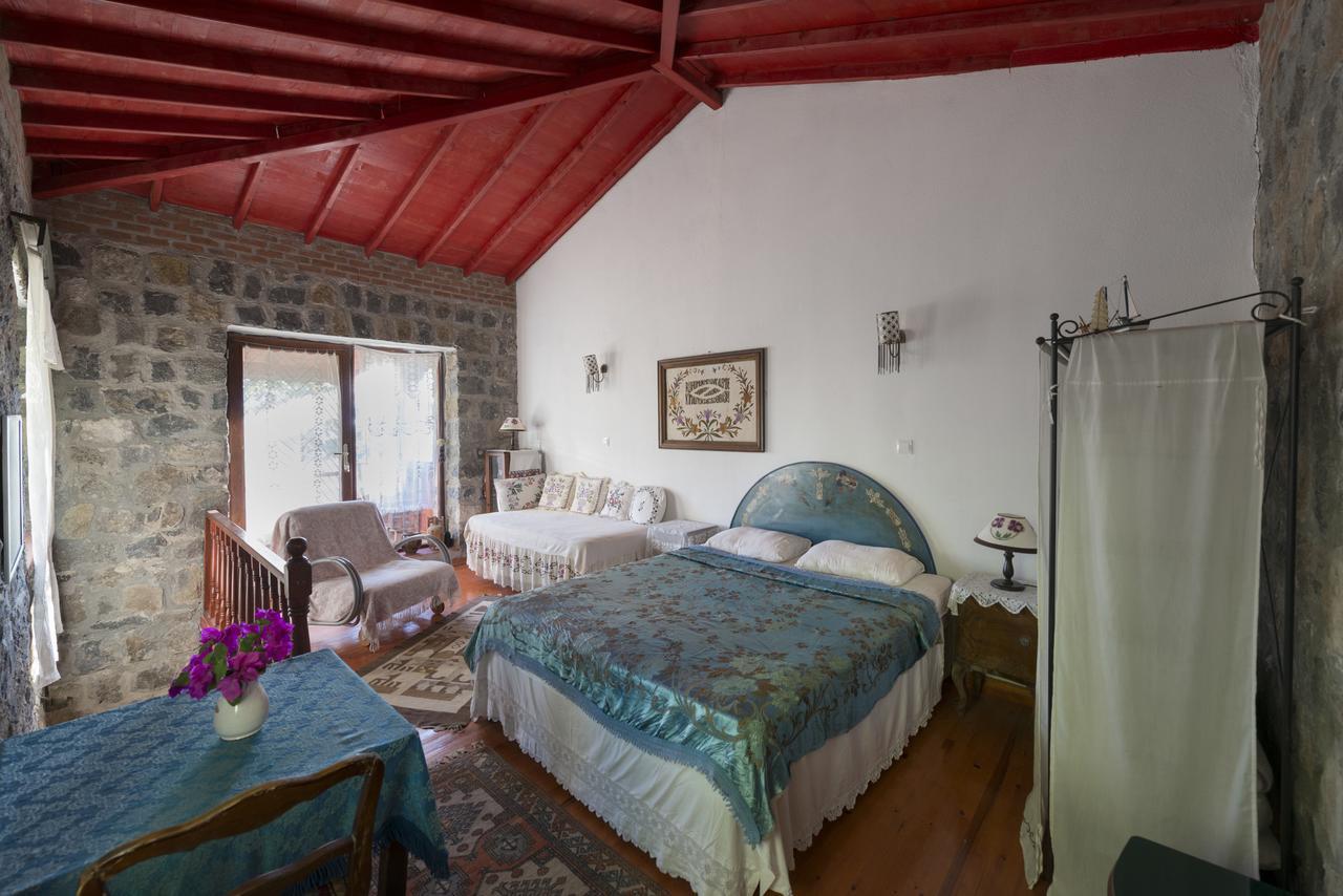 Karaburun Bahce Bed and Breakfast Esterno foto